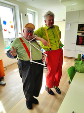 Die Klinikclowns Günter (l.) und Fernando bringen Groß und Klein beim Tag der offenen Tür zum Lachen. Bild: Bremer Klinikclowns e.V.